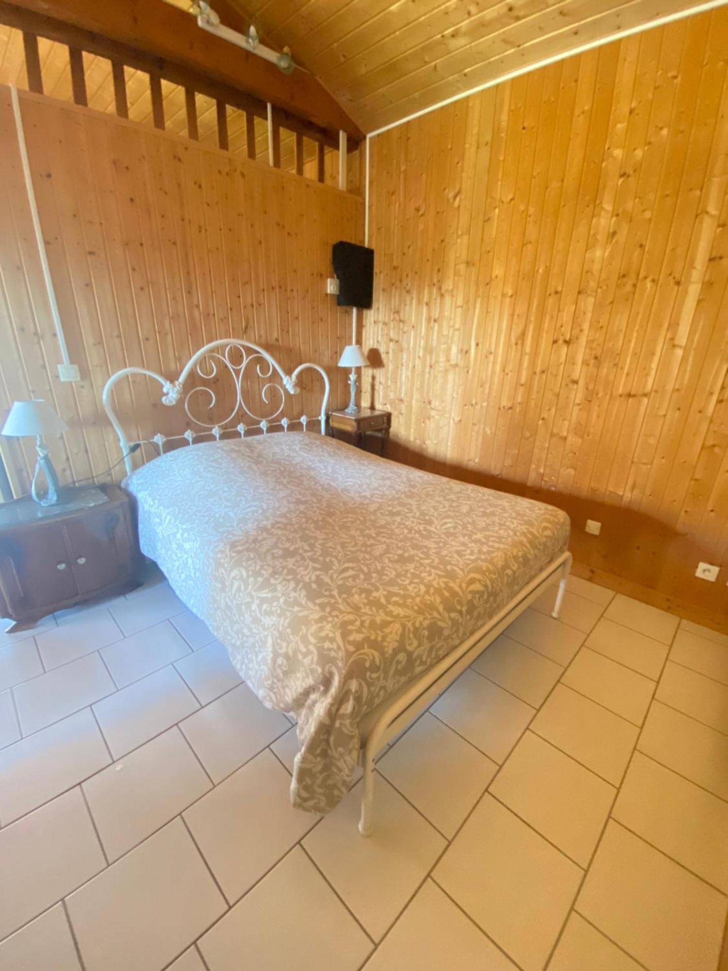 Gite Les Sablieres Saint-Lattier Eksteriør billede